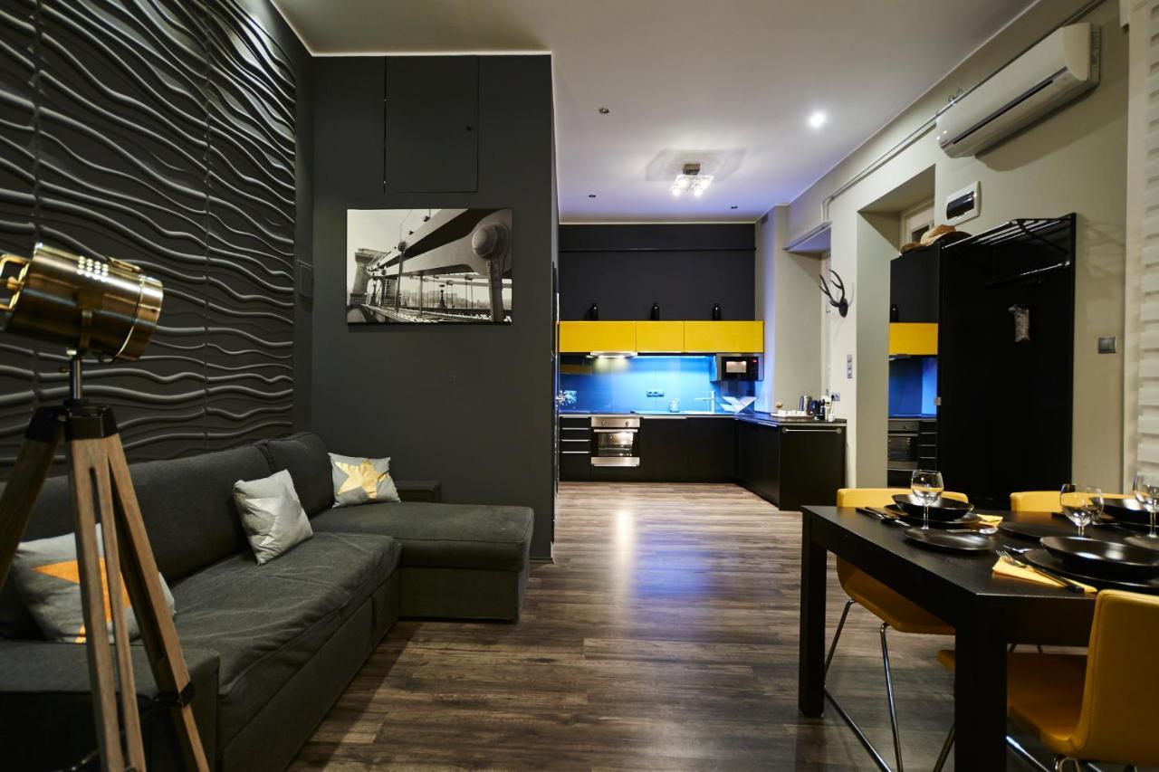 Central Location Yellow-Black Apartment Budapest Esterno foto