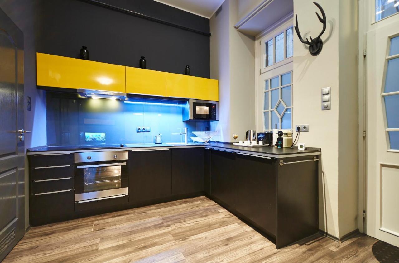 Central Location Yellow-Black Apartment Budapest Esterno foto