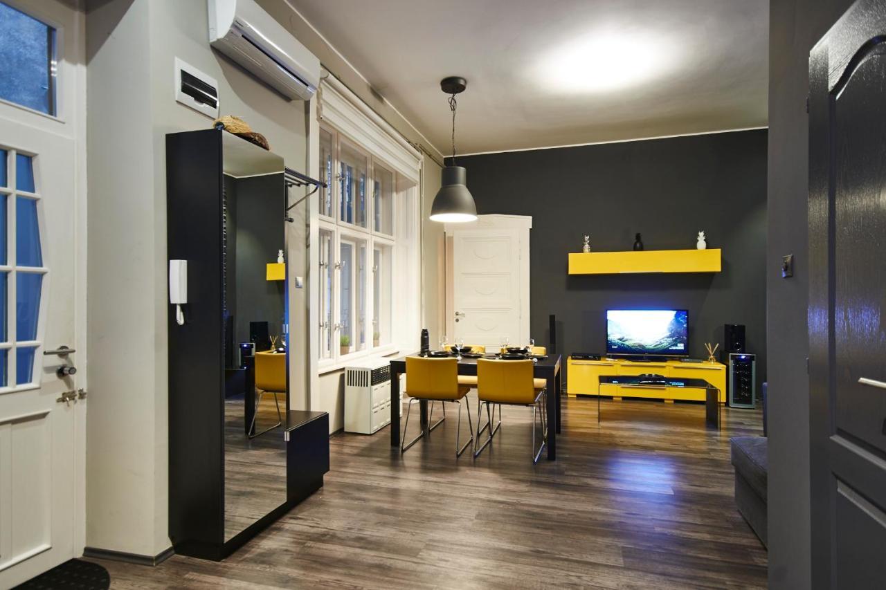 Central Location Yellow-Black Apartment Budapest Esterno foto