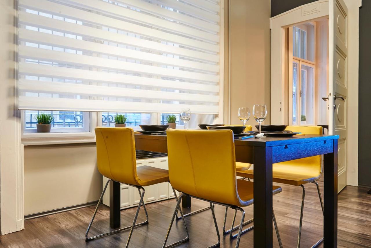 Central Location Yellow-Black Apartment Budapest Esterno foto